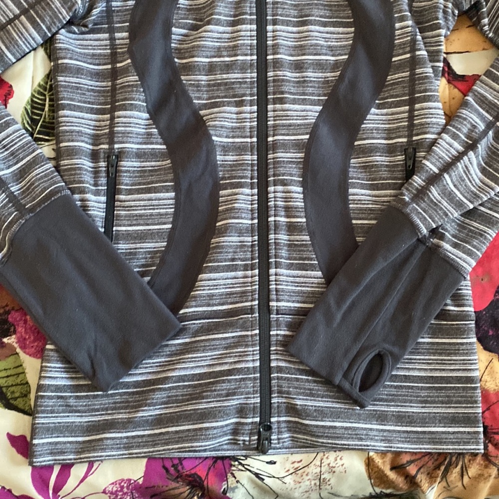 Lululemon In Stride Jacket - Picture 4 of 7